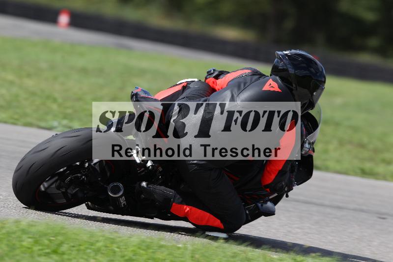 /Archiv-2022/63 10.09.2022 Speer Racing ADR/Gruppe gelb/backside